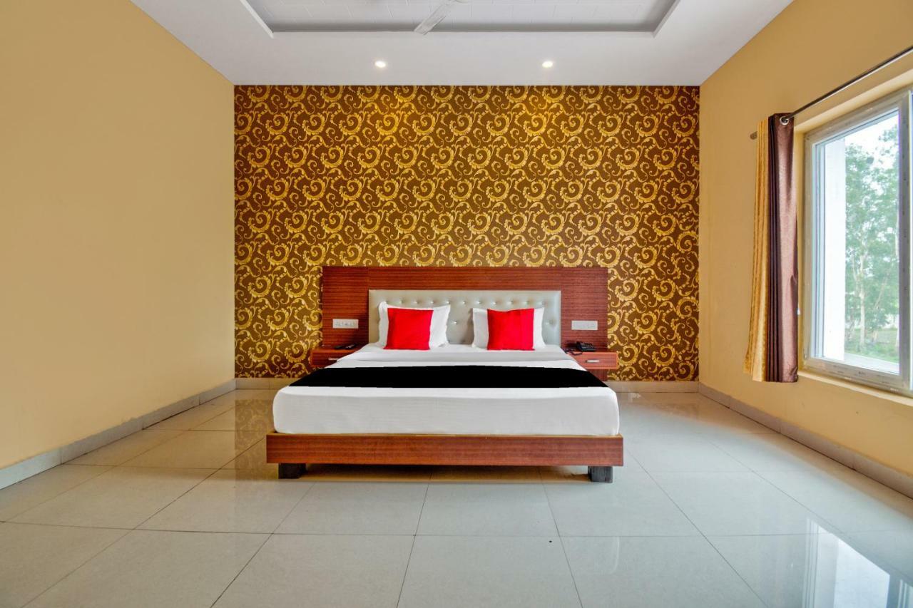 Capital O 40833 Maharaja Hotel & Restaurant Deluxe Kashipur Exterior photo