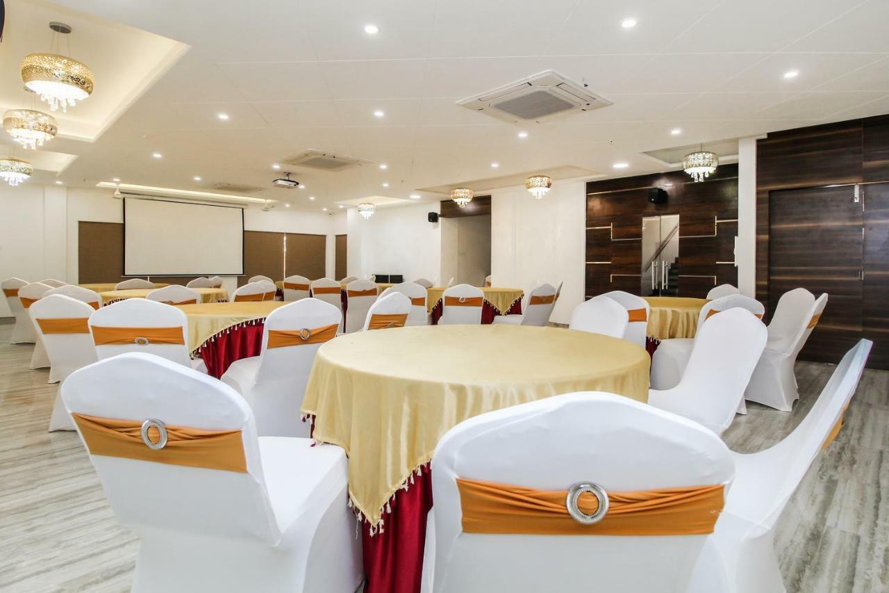 Capital O 40833 Maharaja Hotel & Restaurant Deluxe Kashipur Exterior photo