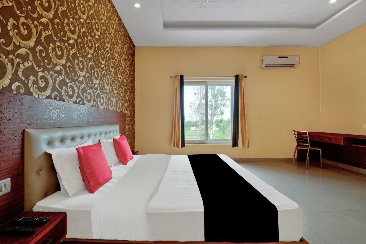 Capital O 40833 Maharaja Hotel & Restaurant Deluxe Kashipur Exterior photo